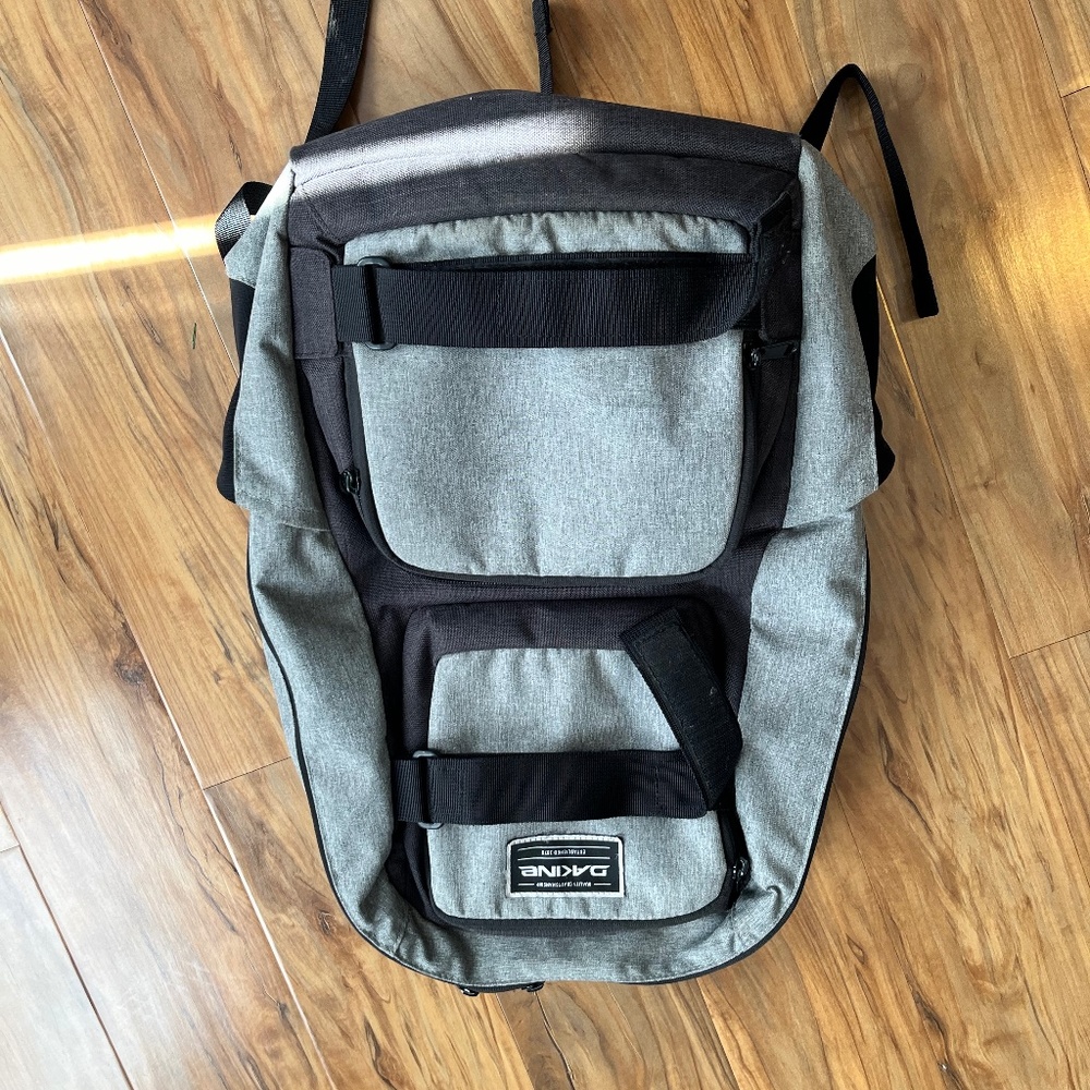 Skateboard backpack